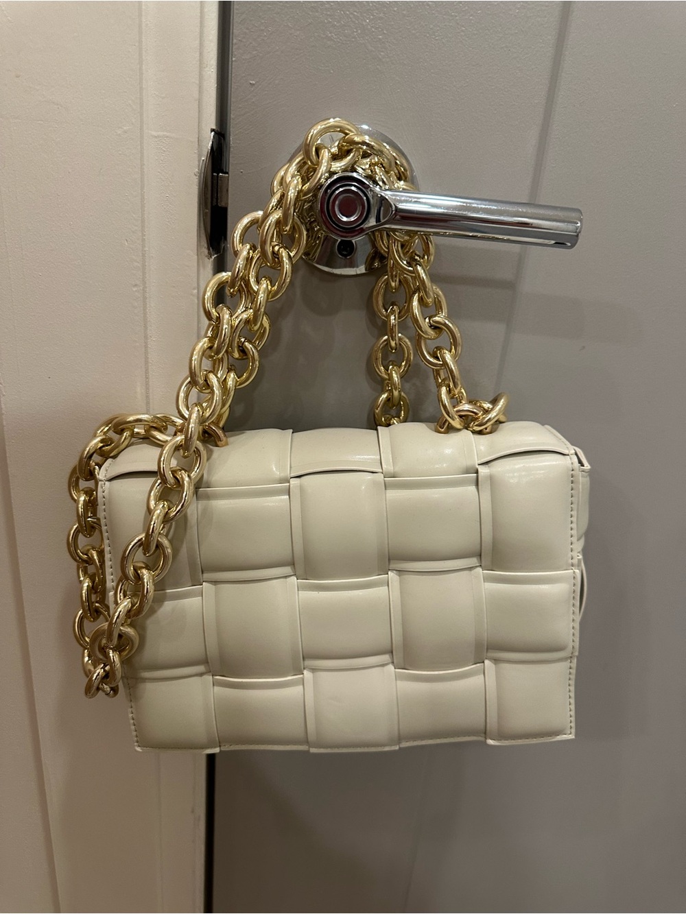 Cream Quilted Shoulder Bag with Gold Chain Strap